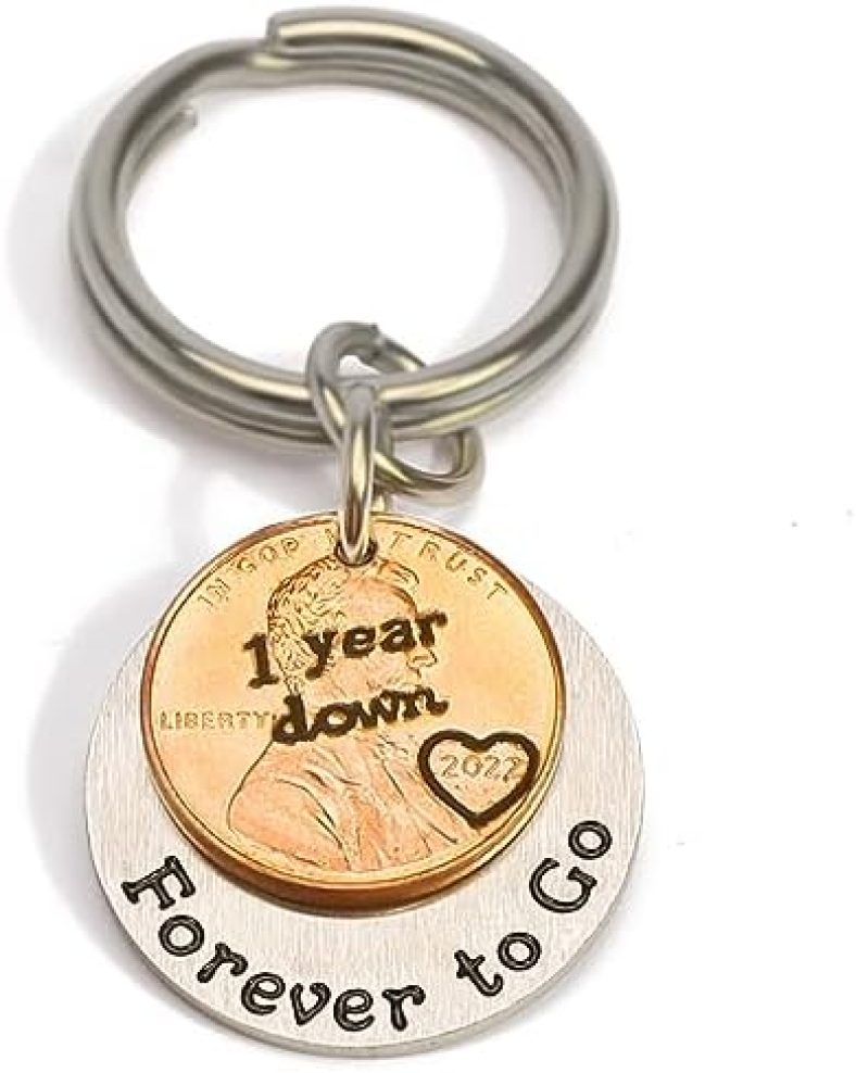 HRMYUDI 1st Anniversary Penny Coin Keychain with a 2022 Penny, 1 Year Down and Forever To Go Key Chain Gift, First Anniversary Marriage Presents for Him or Her